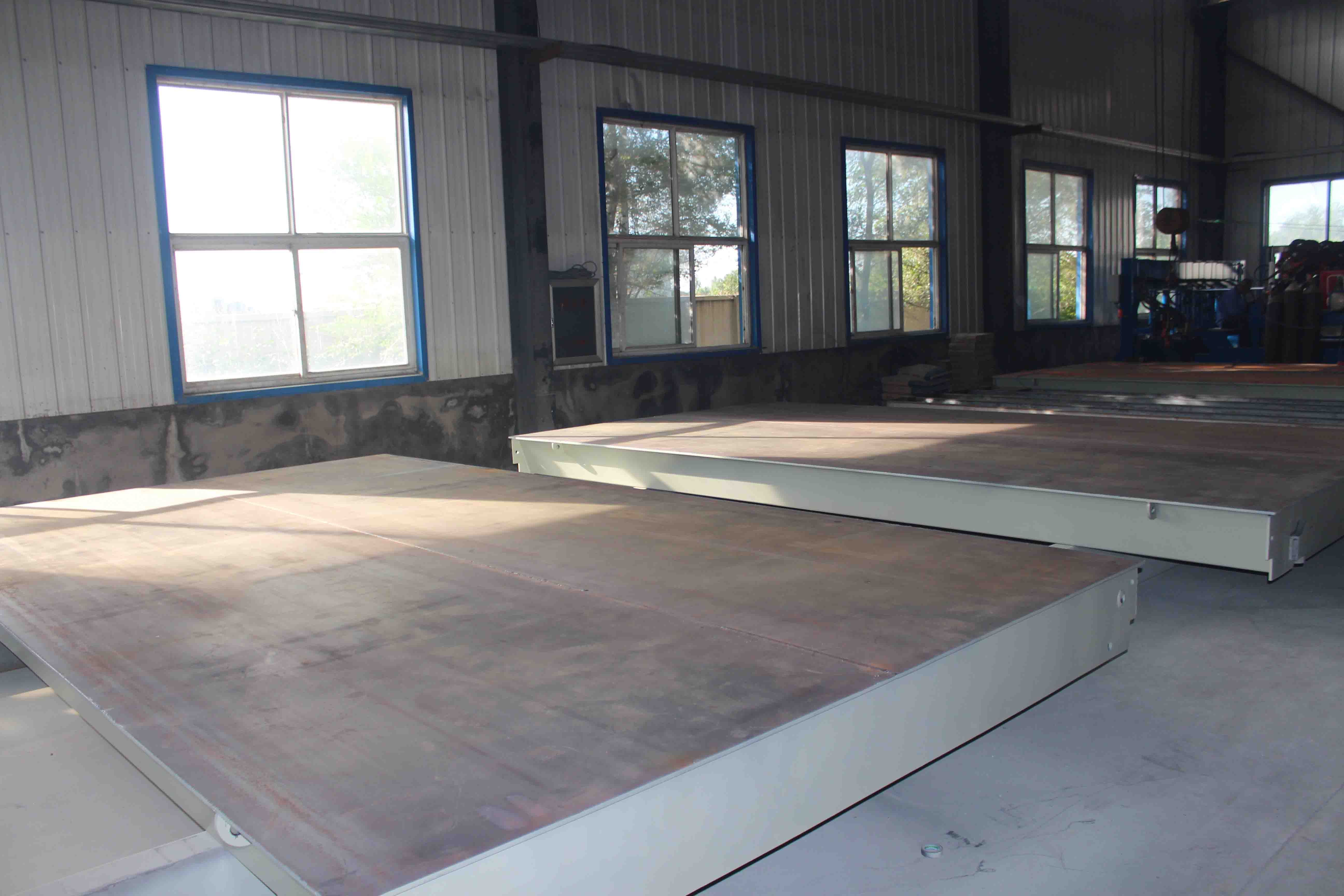 地磅的生產(chǎn)工藝有何區(qū)別？如何判斷生產(chǎn)工藝是好還是壞，一起看看鞍山地磅怎么做！